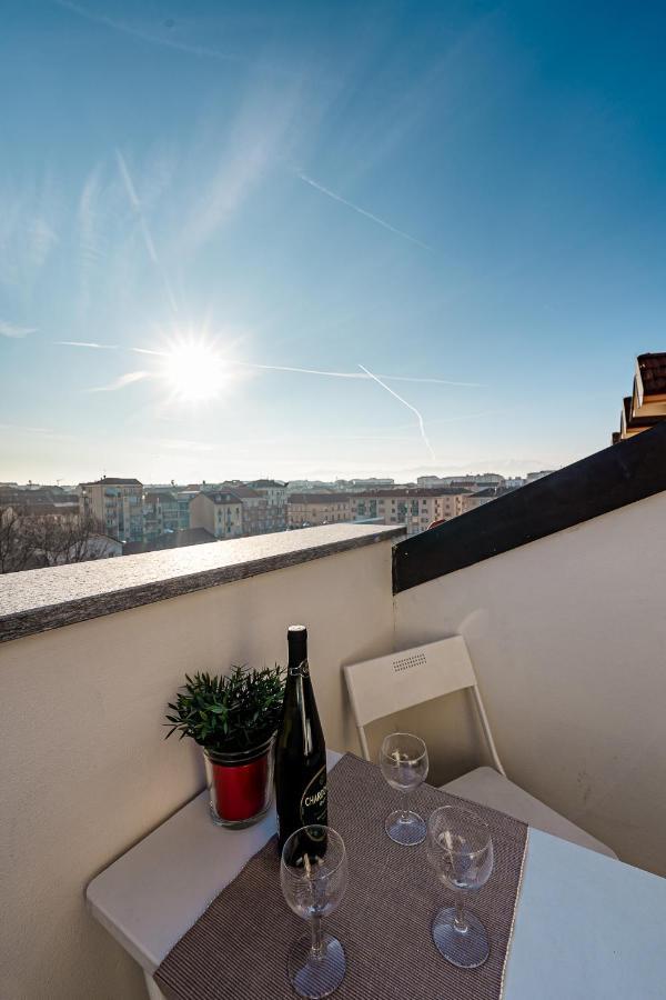 Apartamento Stagabin La Mansarda Panoramica Un Rifugio Di Eleganza E Tranquillita Turín Exterior foto