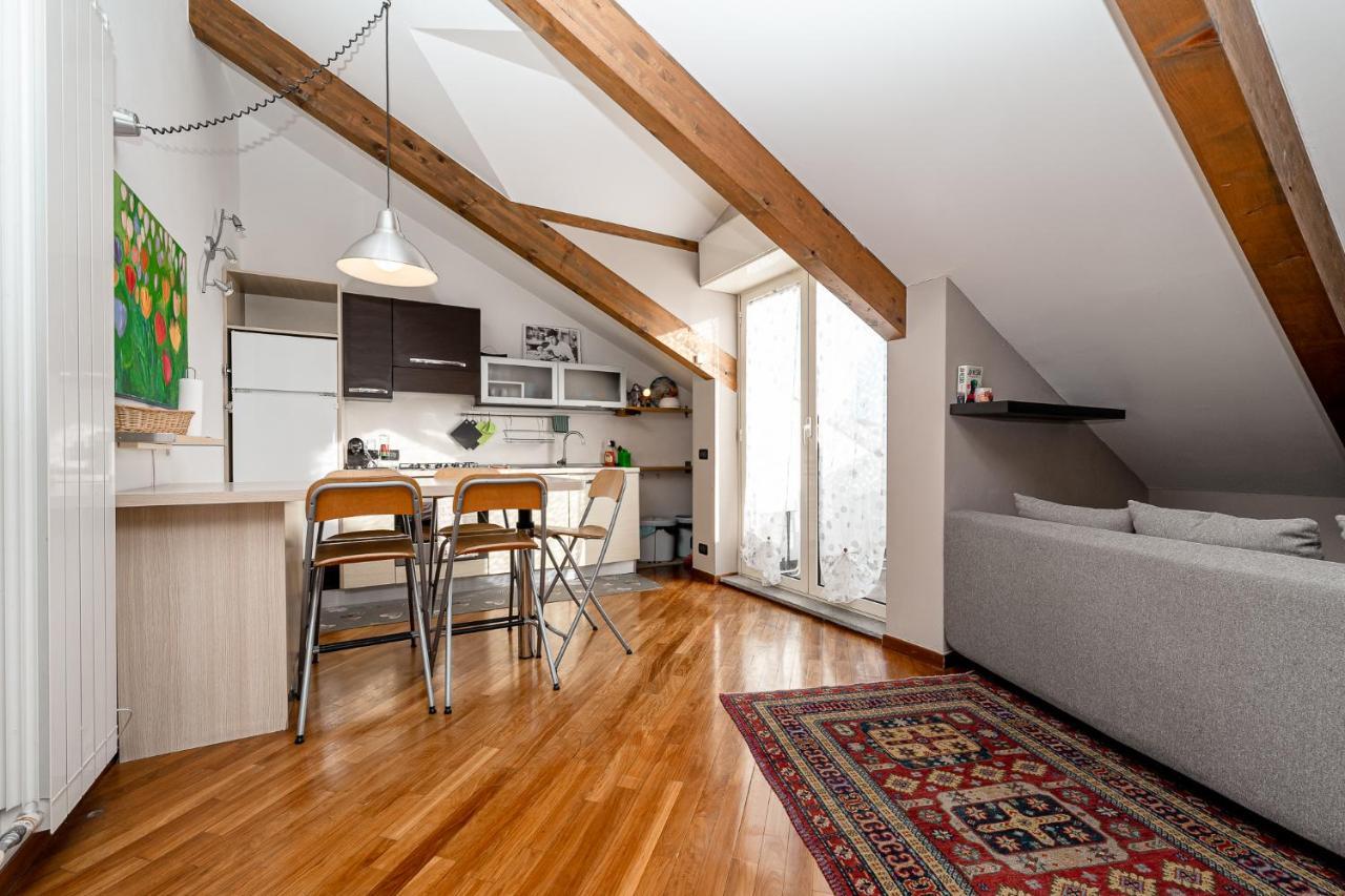 Apartamento Stagabin La Mansarda Panoramica Un Rifugio Di Eleganza E Tranquillita Turín Exterior foto