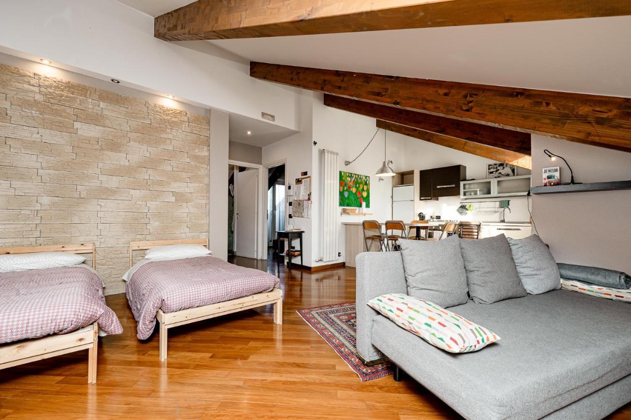 Apartamento Stagabin La Mansarda Panoramica Un Rifugio Di Eleganza E Tranquillita Turín Exterior foto